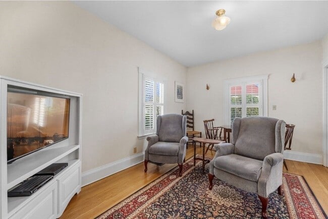 Building Photo - 12 Endicott St