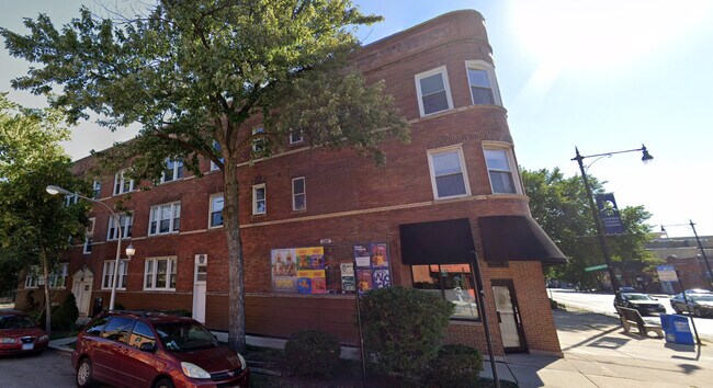 Primary Photo - 3280 W Fullerton Ave