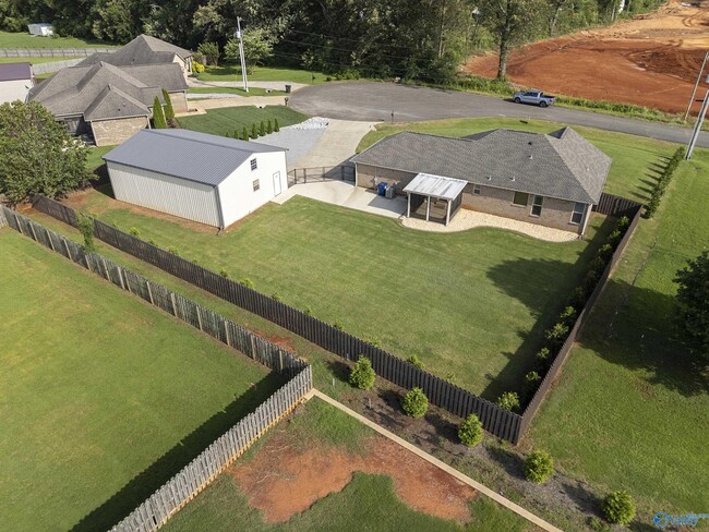 Building Photo - 407 Robinson Rd