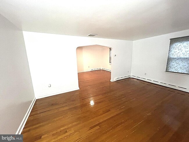 Building Photo - 625 Grove St