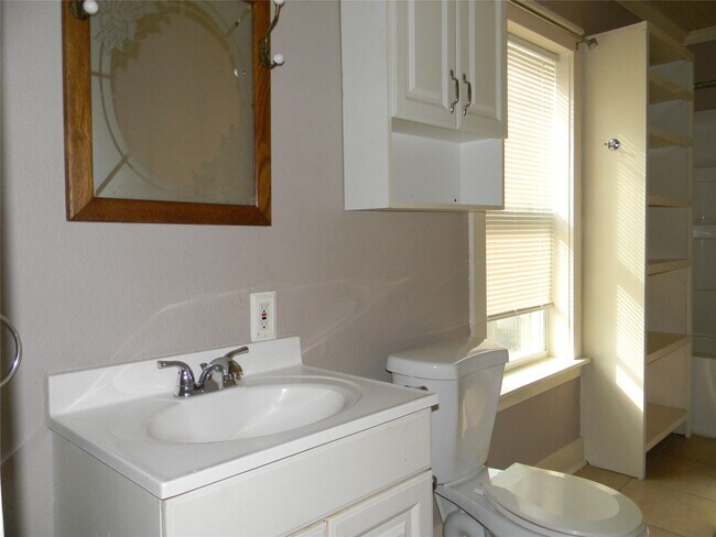 Building Photo - 2423 Avenue L