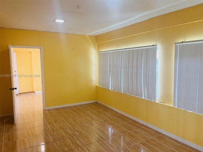 Building Photo - 850 SW 50th Terrace