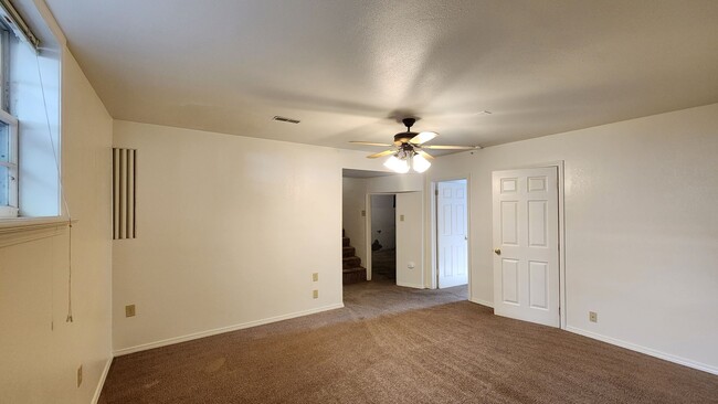 Building Photo - Beautiful University Area Home