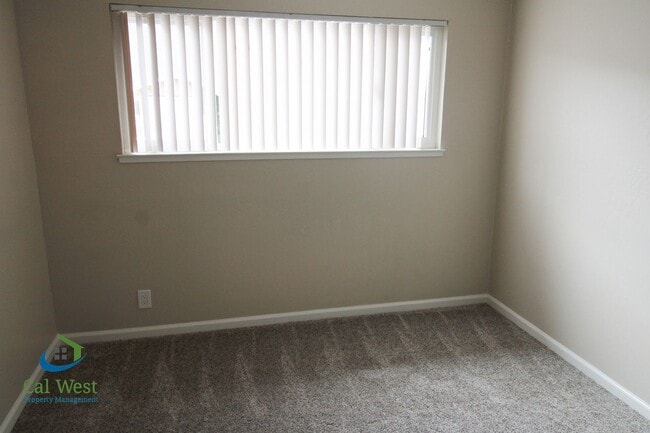 Building Photo - $4095 - 4 Bed/2 Bath 1933 sqft single stor...