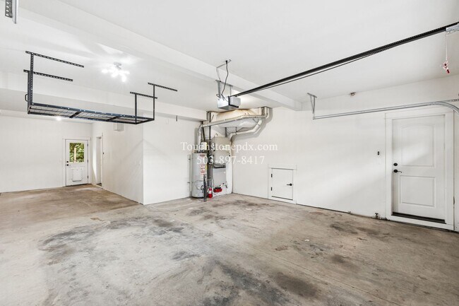 Building Photo - 37162 Coralburst St