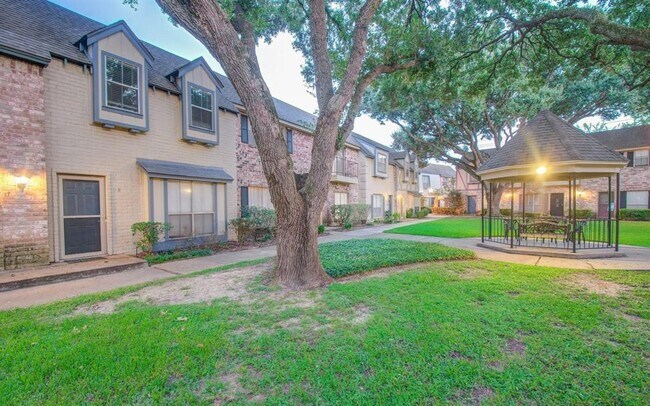 Building Photo - 14703 Barryknoll Ln