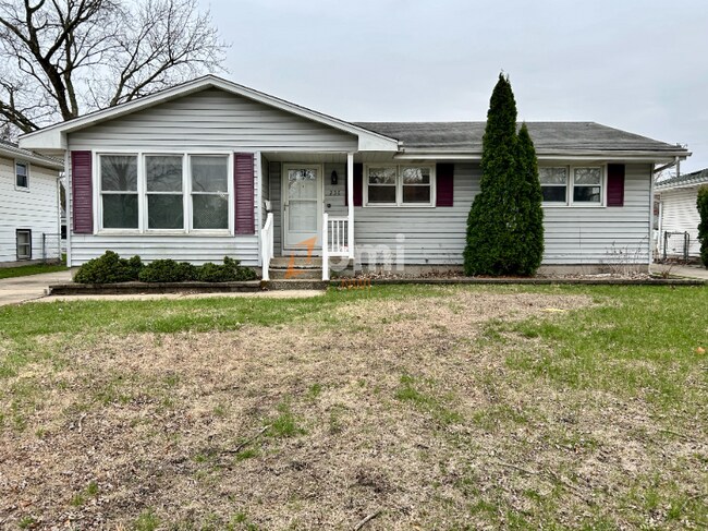 Primary Photo - 250 Sycamore Ln