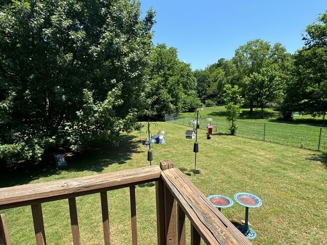 Building Photo - 3-Bedroom, 2-Bathroom Modern Home in East ...