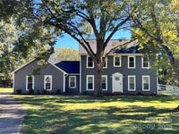 Building Photo - 7901 Saddleview Ct