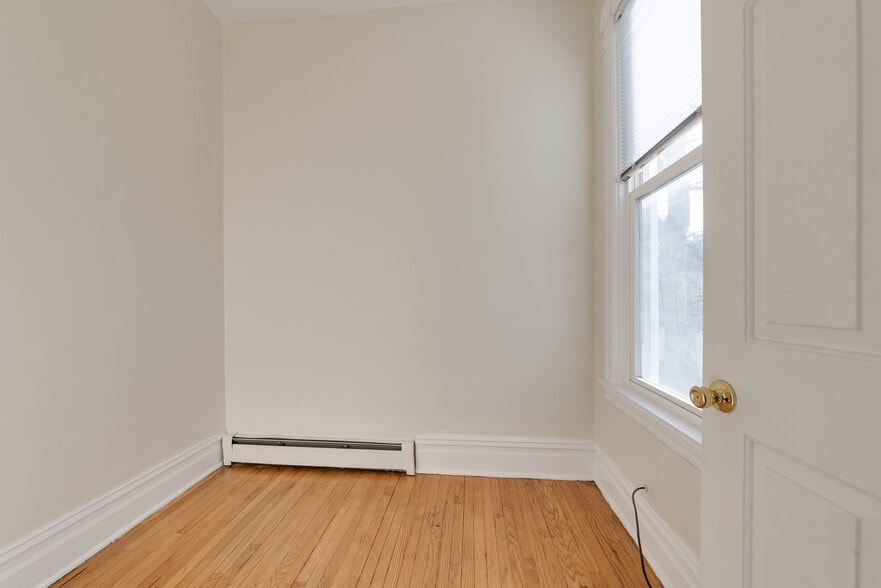 Office/Den - 812 Beloit Ave