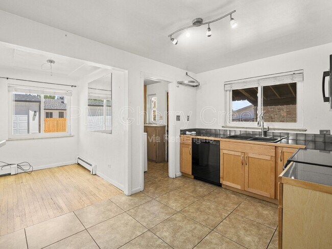 Building Photo - 4726 W 26th Ave
