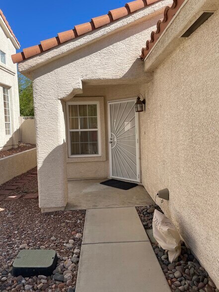 Building Photo - 7700 Prairie Corners Dr