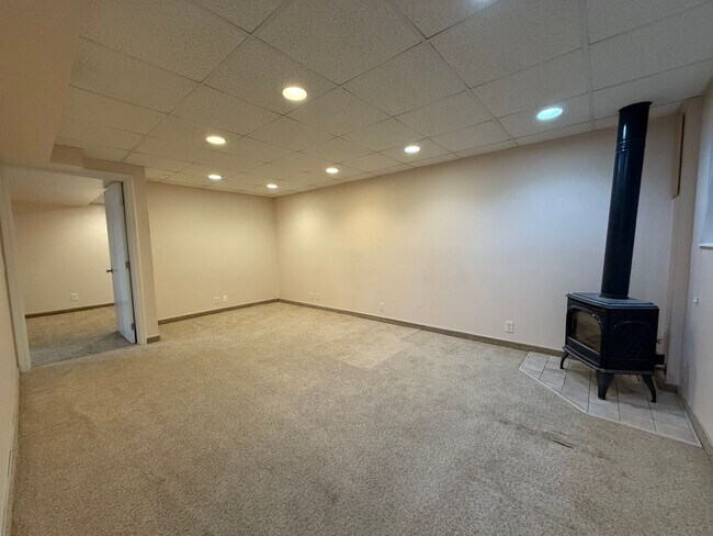 Building Photo - Beautifully Updated Home in Holladay
