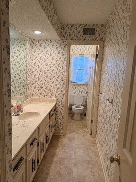 Building Photo - 8671 Pine Needle Dr