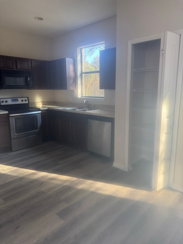 Building Photo - 1211 Chervil Dr