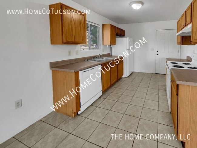 Building Photo - 1421 S Park Ave