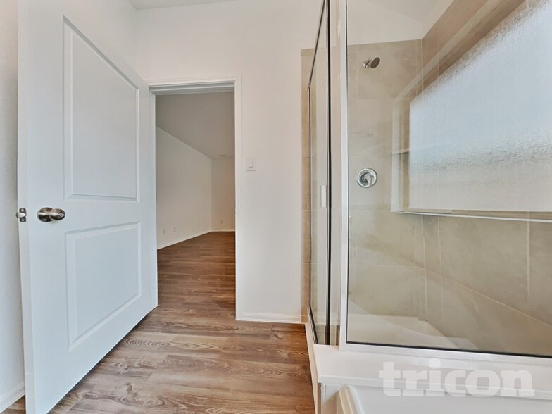 Building Photo - 212 Seven Pnes Dr