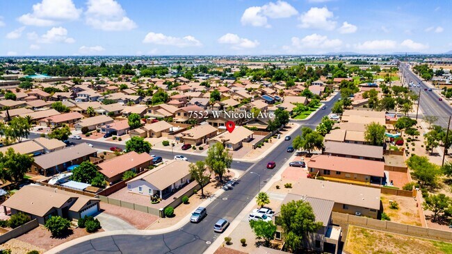 Building Photo - Freshly Updated 4 Bed | New Carpet, New Appliances & Open Layout