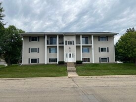 Building Photo - 1807 Greenfield Ln SW