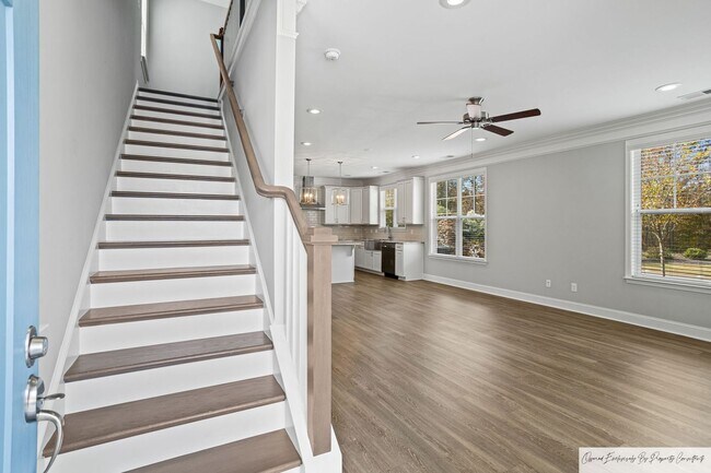 Building Photo - RESORT LIVING IN DESIRABLE SALUDA RIVER CLUB