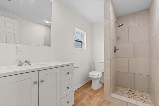 Building Photo - 402 S Franklin St