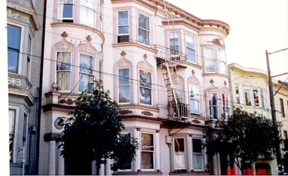 Building Photo - 2027-2031 Oak St