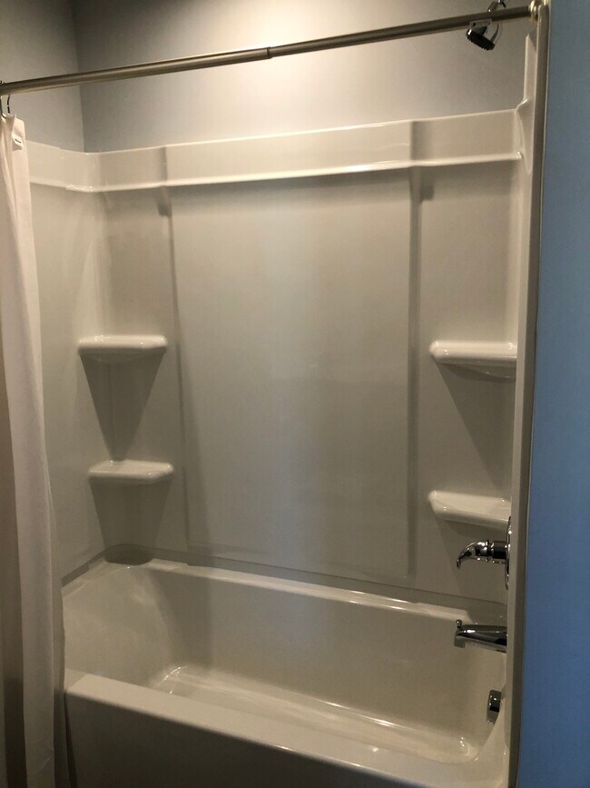 Master Bathroom - 5202 Austin Knoll Ct