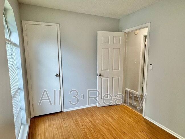 Building Photo - 4446 Wimbledon Rd