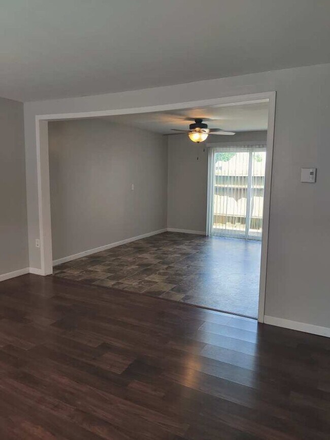 APARTMENTS 127 W Jackson St Galveston IN 46932 Apartment