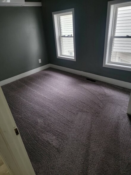 Building Photo - 362 E Hill St