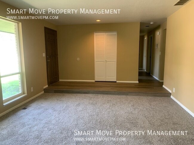 Building Photo - 10023 W Skycrest Dr