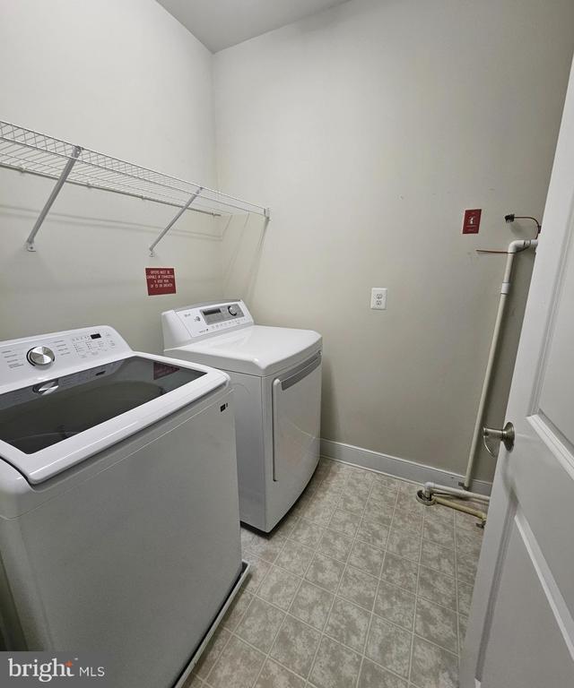 Building Photo - 620 E Howell Ave