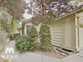 Building Photo - 5922 Shadow Park Dr