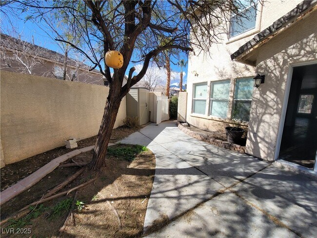 Building Photo - 10799 Flame Vine Ct