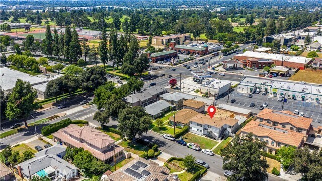 Building Photo - 15 Christina St