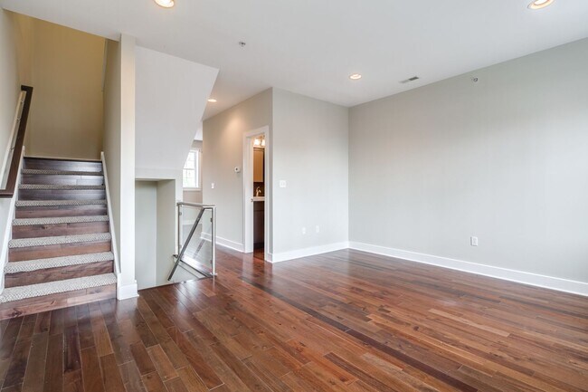 Building Photo - 2633 Catharine St