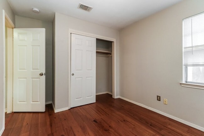 Building Photo - 5210 Kristen Ct