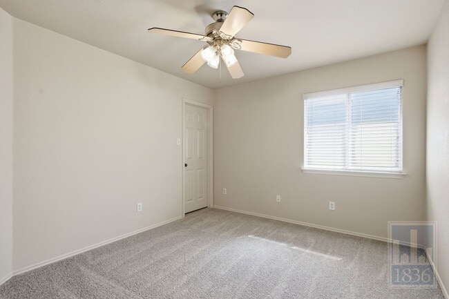 Building Photo - 10520 Fosseway Dr