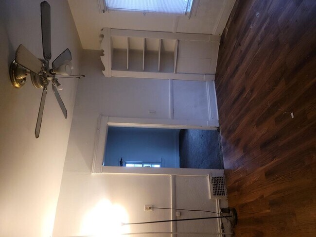 Building Photo - 1087 E 64th St