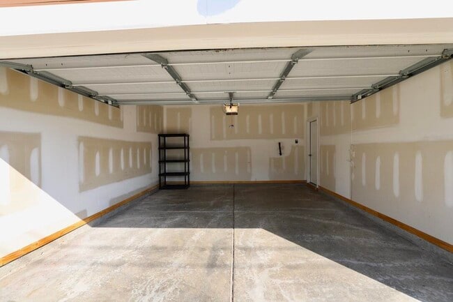 Building Photo - 2943 Old Field Rd