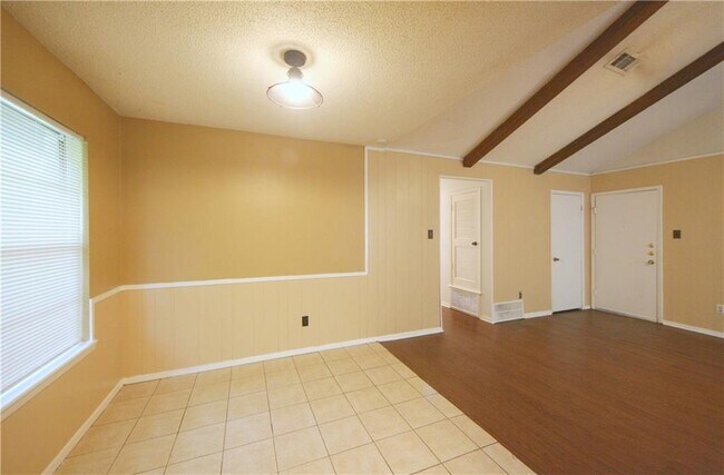Building Photo - 12313 Willow Wild Dr