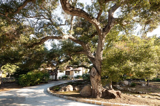 Building Photo - 679 Mission Canyon Rd
