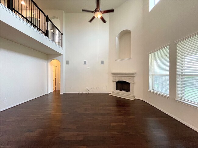 Building Photo - 5366 Blue Mountain Ln