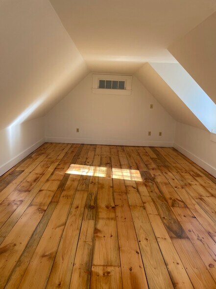 Building Photo - 39 Eastern Ave