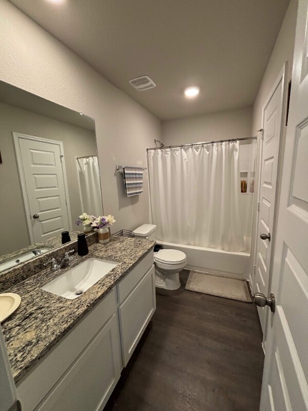 Building Photo - 14031 Chinook Dr