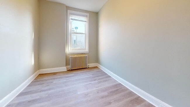Building Photo - Contemporary 2 Bedroom Townhome w/ Updated Kitchen & Washer/dryer