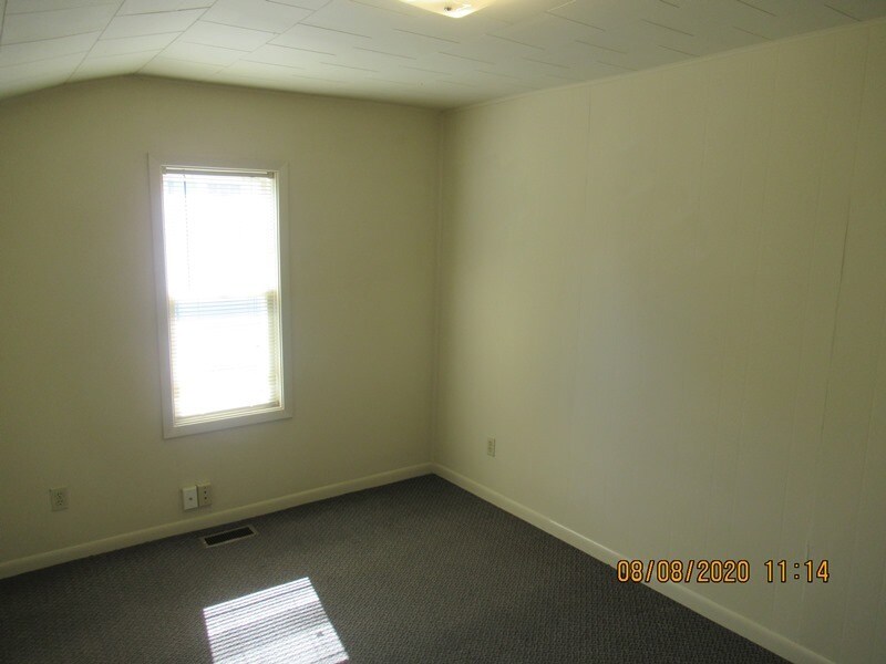 Building Photo - 419 E 12th St