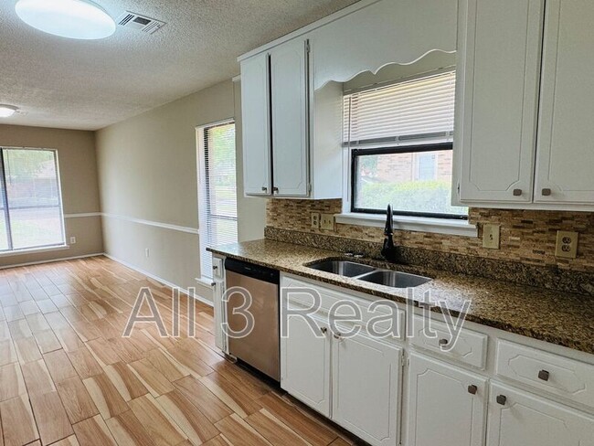 Building Photo - 4107 Beardsley Dr
