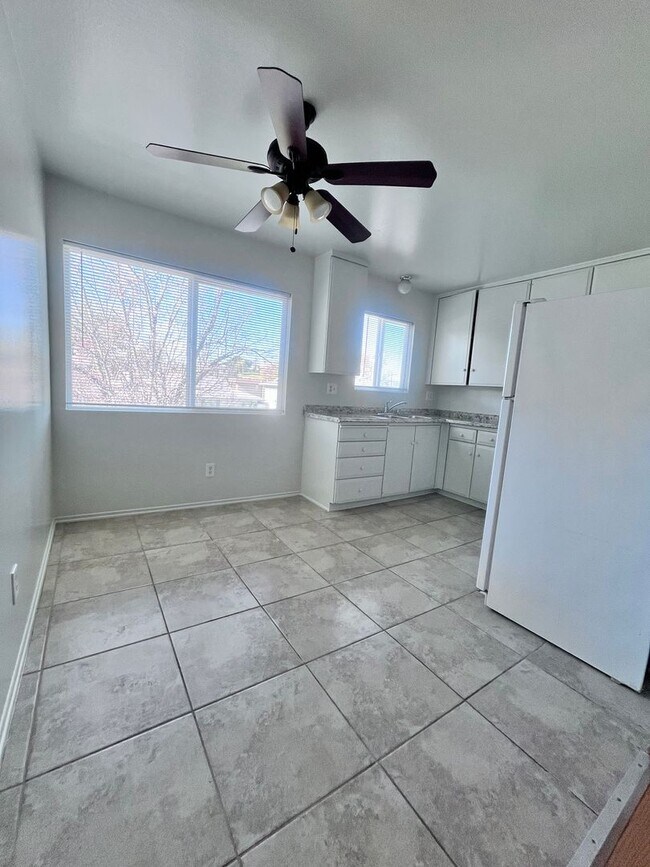 Building Photo - Taylor 4-Plex (25229)(DD)