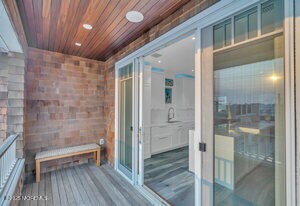 Building Photo - 985 Ocean Ave